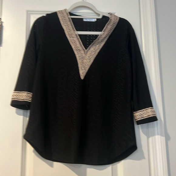 Never Worn black top with crochet details (size S) - Picture 1 of 4